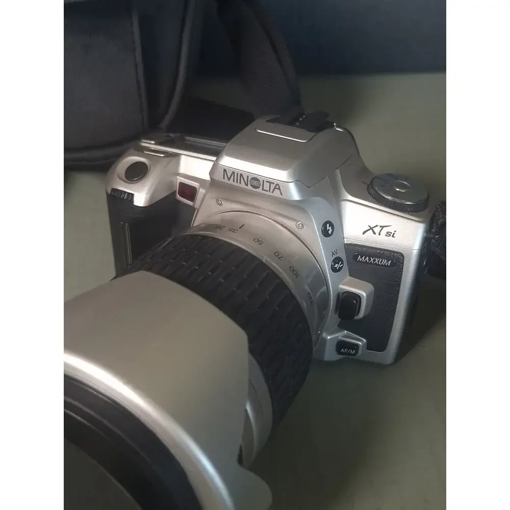 Minolta Maxxum XTsi 35mm Film Camera w 28-210mm Zoom Lens Tested + Case